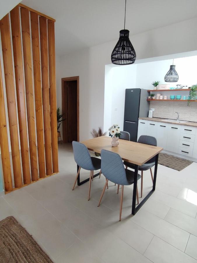 Kalokairini Avra Apartamento Archangelos  Exterior foto