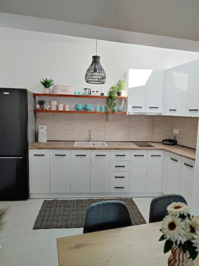 Kalokairini Avra Apartamento Archangelos  Exterior foto